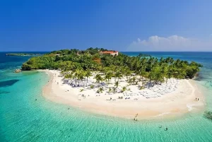 Lee más sobre el artículo 🏝 Cayo Levantado: Un Paraíso en el Top 50 de las Mejores Playas del Mundo