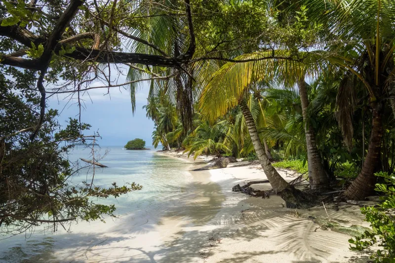 Vista playa Isla de San Blas - qué hacer en Panamá